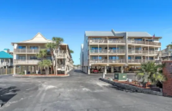 一卧室海灘泳池濱水划船帕爾馬威