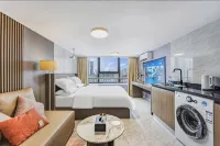 Yiju Movie Homestay (Zhumadian Jianye Triumph Plaza)