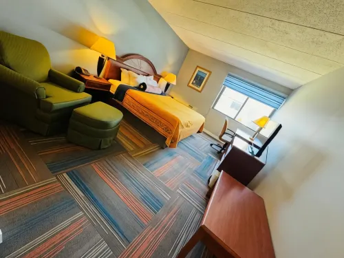 Mystic River Hotel & Suites