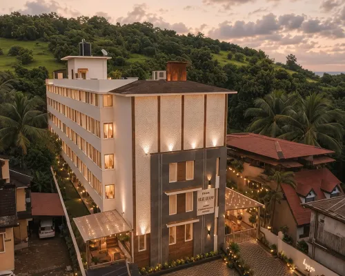 Hue Guh the Porto Candolim Hotels in Marra