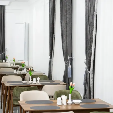Air Plaza Hotel