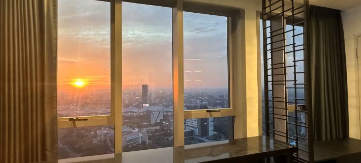 Luxury Sunset View, Branz BSD |Parking & Netflix| Hotel di Pagedangan