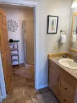 Bear Canyon Cottages - Bird House - บ้านพักหลังเล็ก
