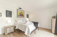 Wall Street Retreat - Modern , Luxury, Near Beach!