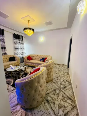Khalifa Luxury Guest House Mbalgong - Homestays