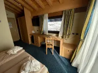 Alexander Charme Hotel