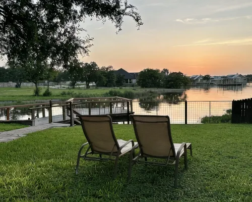Private Gated Lake Buchanan Waterfront Retreat Sunset Views Hot Tub & Dogs Hotels in Buchanan Dam