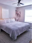 Skots Villa Bottom East. Centrally Located Near Sanford Medical Center & Midco.