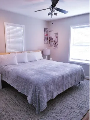 Skots Villa Bottom East. Centrally Located Near Sanford Medical Center & Midco.