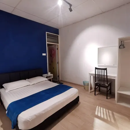 12 Family-Friendly 2-Sty 6 Room for 17 by Gurney