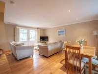 10mins to St Andrews & Dundee. 5mins to Tentsmuir Forest and beach. Hotels in Leuchars