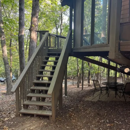 "PEACE IN A POD" CHARMING 2-Bdrm cabin right in the middle of Big Canoe!