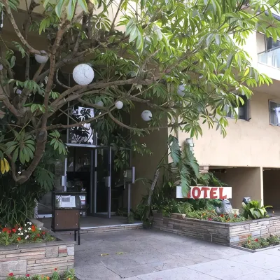 Cal Mar Hotel Suites Отели рядом с достопримечательностью «Променад на Третьей улице»