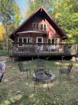 Cozy 3-bedroom chalet in lovely Bridgton 1/4 mile from pleasant mountain Skiing