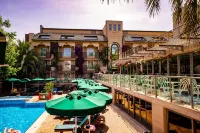 Ambassador Plaza Hotel - Beach