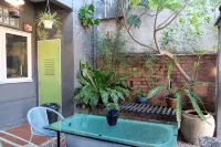 Knocknock70s Home Courtyard Garden, Jonker Parking