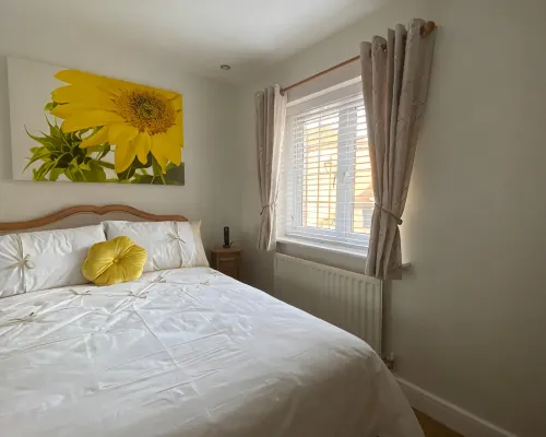 Modern 1st floor apartment Hotels in Ashford