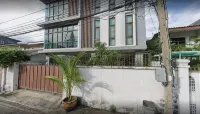 Ratchada Retreat Villa 2
