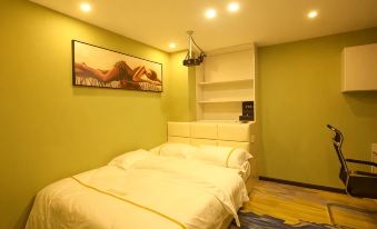 Haodi E-Sports Hotel (Yibin High-Speed Railway West Station)
