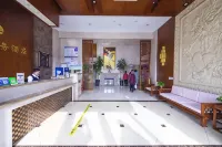 Longkou Zhonglai Business Hotel