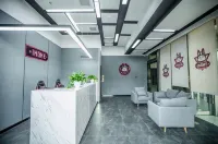 IN ONE Interstellar Esports Hotel (Zhengzhou Zhongbo Expo Center Subway Station Branch) - Inns