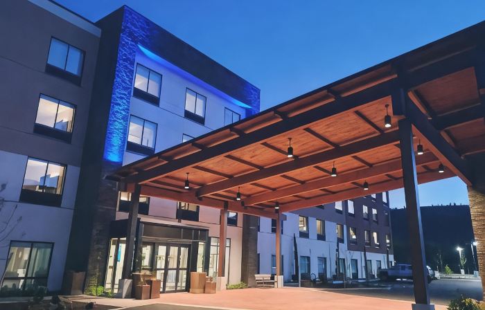 Holiday Inn Express & Suites THE DALLES by IHG