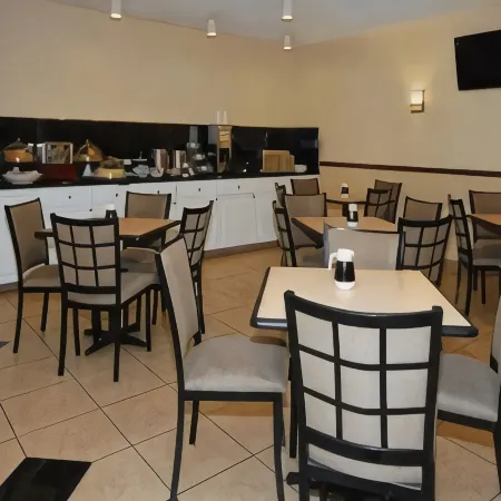 Comfort Suites Near Vancouver Mall