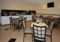 Comfort Suites Near Vancouver Mall - breakfast