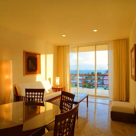 Ixchel Beach Hotel