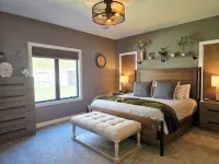 Posh Pelican House is guest favorite in quaint resort town of Breezy Point! Hotels in Breezy Point