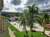 Newly Renovated Luxurious Beachfront Condo