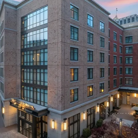 Courtyard Richmond Downtown