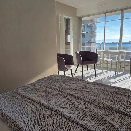 Joli Studio Avec Grand Balcon vue mer