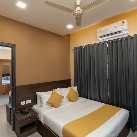 Saravana Grand Suites – A Unit of Saravana Bhavan Veg Tables Kochi