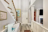 Reynolds Lake Oconee Condo-Newly Updated-On-Site Biking & Hiking