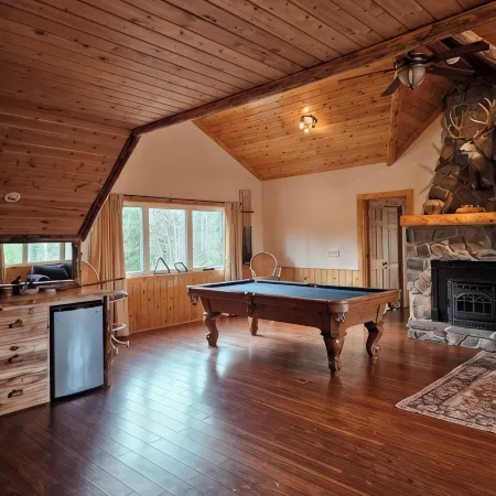 Gilbert Creek Lodge, your Home Sweet Home in the Uinta's! Отели в г. Уинта