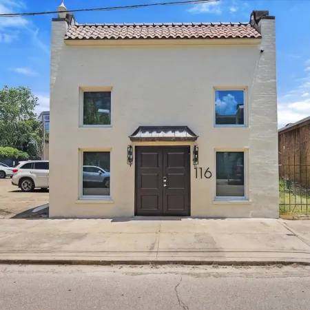 Bohemian Luxury-Downtown Jackson: Chic, industrial lofts in heart of the city!