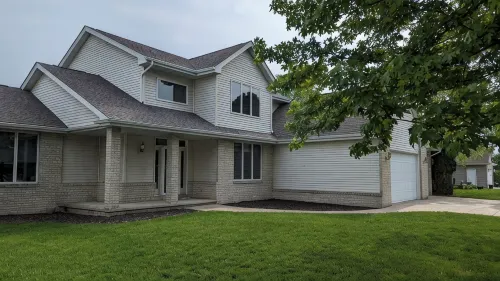LARGE HOME 30 mi TO LAMBEAU FIELD GREEN BAY AND ONLY 25 mi to EAA OSHKOSH - 3-Star