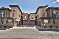 Luxury 2Br Park City Retreat with Mountain & Preserve Views & Saltwater Hot Tub