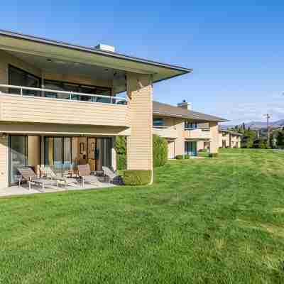 Wapato Point Halmalka Condo 512B Sleeps 8 by Outdoor Pool, Sandy Beach Amenities Hotel Exterior