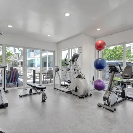 Amazing Beach Location w/Pool, Spa & Gym! Modern & Spacious Family Home.