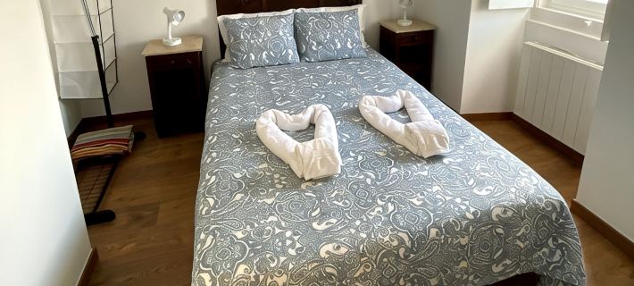 T2 + 1 4 km from the beach with pool and garden Hotels in Alcobaça