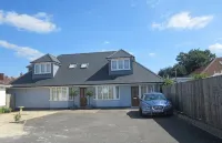 LUXURY 1 BED  FLAT  WITH GARDEN  - 2 MINS WALK TO RIVER  -  DOG FRIENDLY - balcone