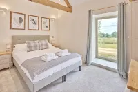 Luxury 3-Bed Cotswolds Barn for Families & Friends