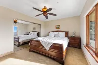 Breathtaking retreat in the wine country on the ranch with goats you can pet!