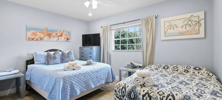 NEW BEACH LISTING, Walk-Beach, Surfing, Scuba, Close-Dining, Wi-Fi Hotels in Riviera Beach