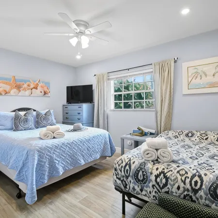 NEW BEACH LISTING, Walk-Beach, Surfing, Scuba, Close-Dining, Wi-Fi
