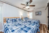 3 Queen Beds, 2 Min to Fairgrounds, Fenced Yard - 3-Star