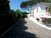 Apartment in Villa Valentini, Seafront, Gulf of Gaeta parking included - 2 Sao