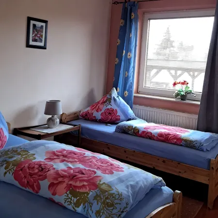 Vacation apartment for up to 8 people, 140 sqm, 2 WCs, directly on the L.Heide nature reserve